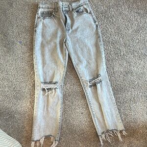 Daze Women's Distressed Light Wash Jeans